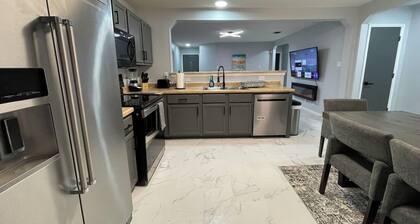 Chic 3BR Getaway minutes from JW Marriott and TPC Bulverde