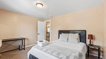 2 bedrooms, desk, iron/ironing board, travel crib