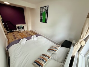 2 slaapkamers, een strijkplank/strijkijzer, wifi, beddengoed