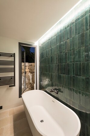Dusche, Haartrockner, Bidet, Handtücher
