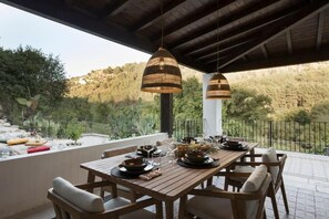 Outdoor dining - Villa La Rocca (Ragusa)