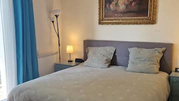 5 chambres, fer et planche à repasser, Wi-Fi, draps fournis