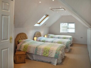 3 bedrooms, free WiFi, bed sheets