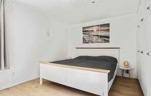 3 bedrooms, travel crib, free WiFi