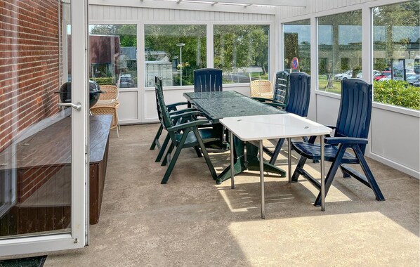 Outdoor dining - 2 bedroom amazing home in Asaa (Asaa)