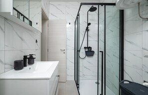 Shower - Cozy apartment in Rabac with WiFi (Rabac)