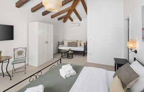 3 chambres, fer et planche à repasser, lit parapluie, Wi-Fi gratuit
