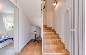 3 bedrooms, travel cot, free WiFi, bed sheets