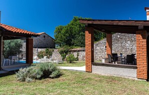 Outdoor dining - Gorgeous home in Visnjan with private swimming pool, can be inside or outside (Visnjan)