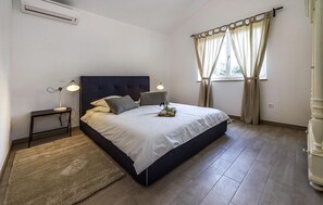 3 bedrooms, travel crib, free WiFi