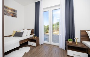 2 bedrooms, travel cot, free WiFi