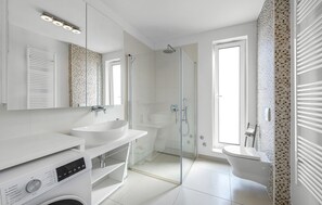 Douche, séchoir à cheveux