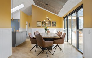 Dining - Beautiful home in Hadsund with sauna (Hadsund)