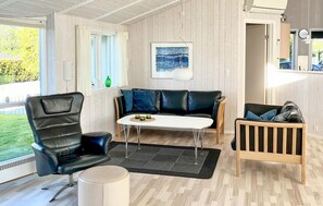 Smart TV, fireplace - Stunning home in Haderslev with sauna (Haderslev)