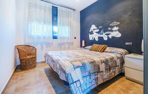 4 bedrooms, free WiFi - Pet friendly home in Segur de Calafell (Segur de Calafell)