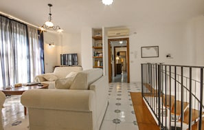 TV, lareira