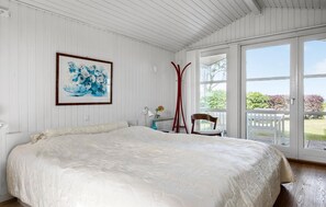 3 bedrooms, travel crib, free WiFi