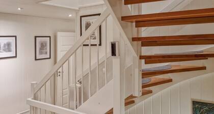 Beautiful home in Berlevåg with sauna