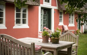 Outdoor dining - 2 bedroom beautiful home in Fanø (Fanø)