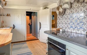 Coffee/tea maker, fridge, stovetop, cookware/dishes/utensils - 2 bedroom beautiful home in Fanø (Fanø)