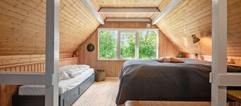 Lovely home in Hemmet with WiFi