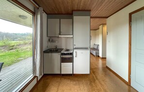 Réfrigérateur, plaque de cuisson, cafetière/bouilloire