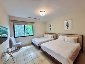 3 chambres, fer et planche à repasser, Wi-Fi, draps fournis