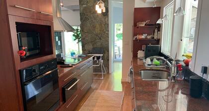 Charming rustic and chic lake-front 3-bedroom house in serene Putnam Valley