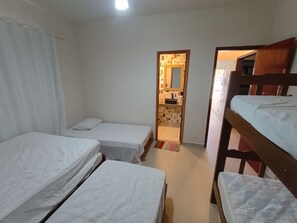 3 Schlafzimmer, Schreibtisch, kostenloses WLAN, Bettwäsche