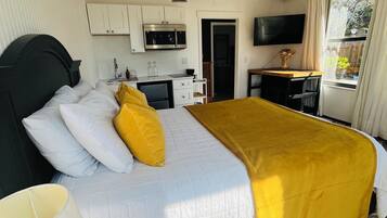 1 habitación, tabla de planchar con plancha, wifi y ropa de cama