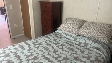 1 chambre, fer et planche Ă repasser, Wi-Fi, draps fournis