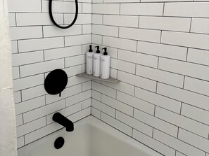 Hair dryer, towels, soap, shampoo - Stylish Wine Country Getaway: 2 Acres, Olive Trees & Sunset Views (Paso Robles)