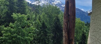 Country/mountain house, close to the 7 laux ski resort and hiking trails