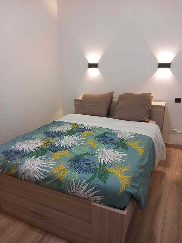 2 bedrooms, WiFi, bed sheets