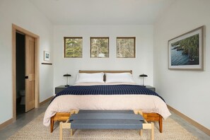 3 soverom, skrivebord, wi-fi (inkludert) og sengetøy