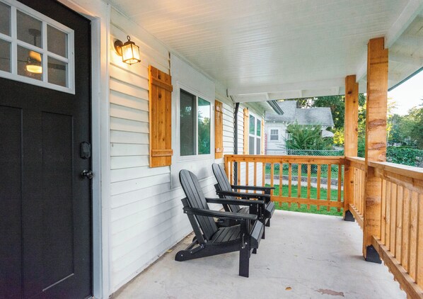 Property grounds - 3-bedroom Private Home with Fenced In Yard (Tulsa)