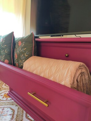 Interior - 2-bedroom apartment in charming Roma with WiFi, AC Biancal'aura Home (Roma)