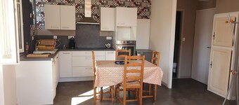 Bright, spacious cocoon 5 min from station