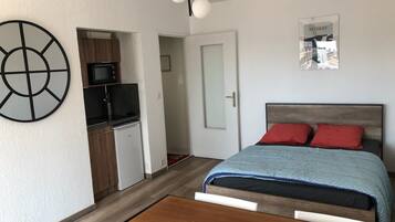 1 dormitorio y ropa de cama