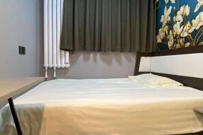 Room - Jinjiang Inn (Beijing Sanyuanqiao Yansha International Exhibition Center Hotel) (Beijing)