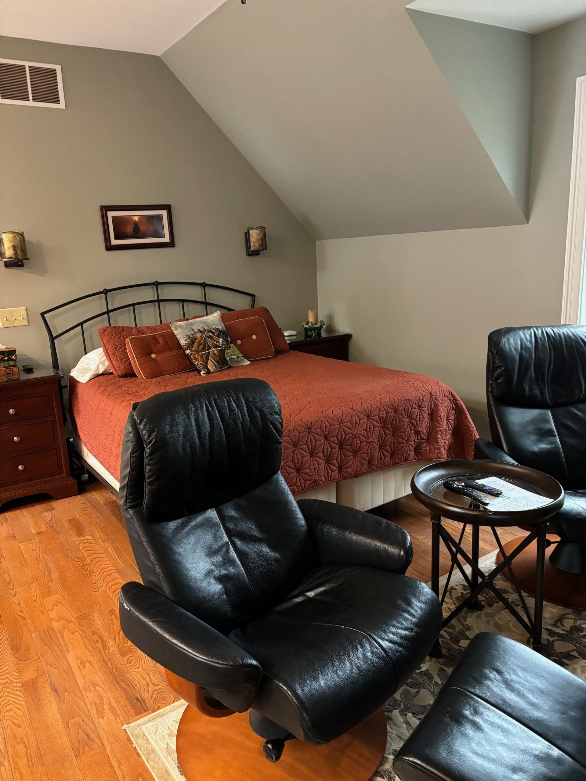 1 bedroom, desk, iron/ironing board, WiFi (free)