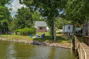 Exterior - Lounge on Lakewood | Sleeps 10 | Lakefront! (Prosperity)