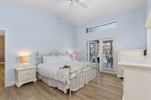 3 Schlafzimmer, Schreibtisch, Bügeleisen/Bügelbrett, Reisekinderbett