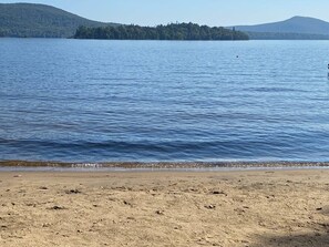 Beach - Mountain escape close to ski trails and slopes. Access to water (Saint-Donat-de-Montcalm)