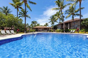 Pool - Townhouse with pool & golf course views (Waikoloa Village)