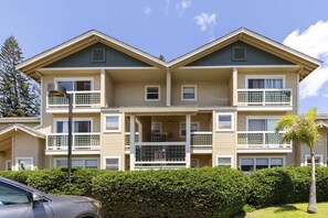 Exterior - Waikoloa retreat with BBQ & pool access (Waikoloa Village)