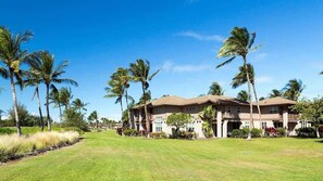 Exterior - 2BR townhouse w/ lanais & lagoon-style pools (Waikoloa)