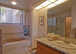 Shower, hair dryer, towels - Peaceful 2BR retreat with pool & golf views (Waikoloa Village)