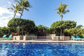 Pool - Condo with golf views, pool & hot tub (Waikoloa Village)
