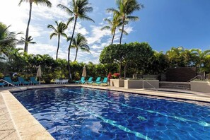 Pool - Peaceful condo with lanai & beach essentials (Waikoloa Village)